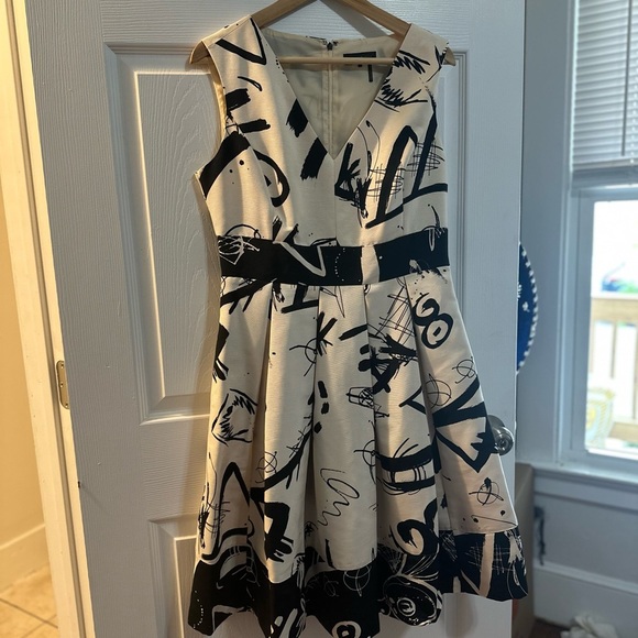 Donna Karan Dresses & Skirts - Donna Karan Black and White Pleated Mini Dress